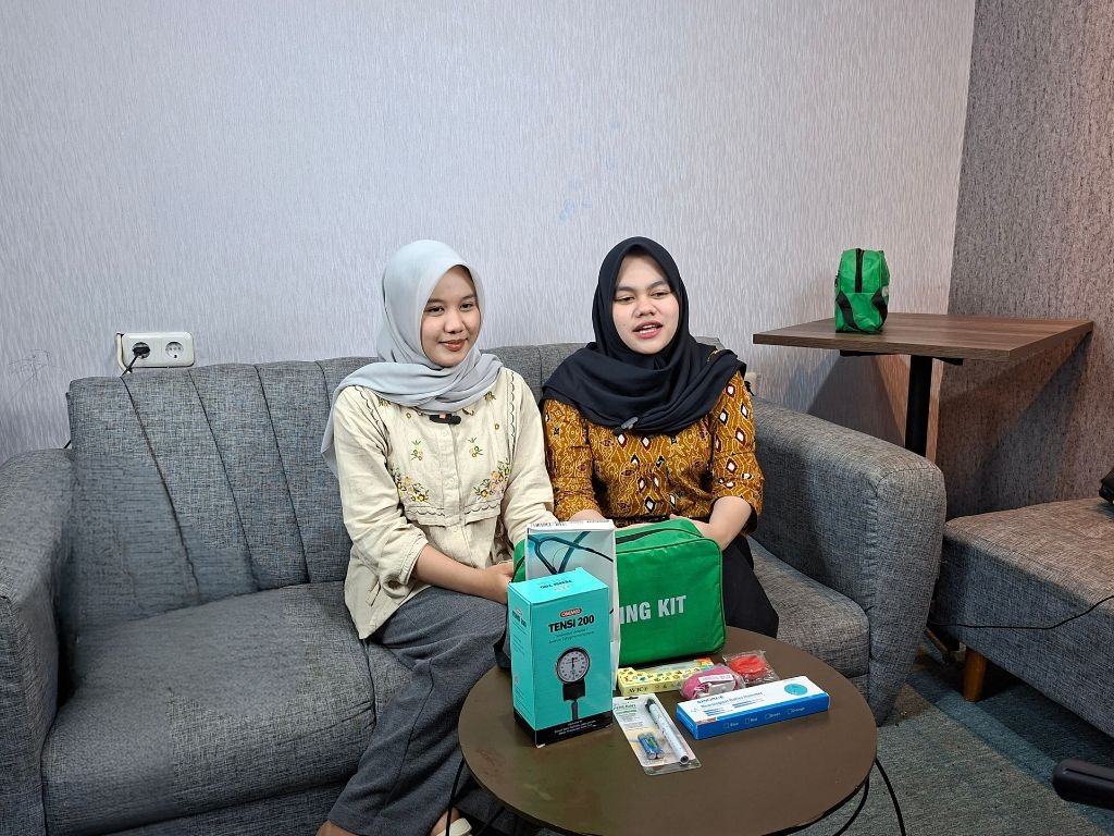 Live Tiktok dan Instagram di akun resmi STIKes Yarsi Pontianak