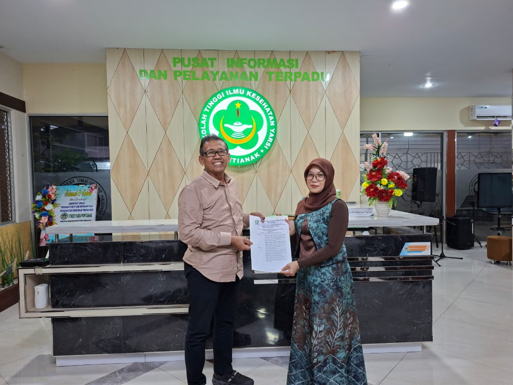 Ketua Pengurus YARSI Pontianak Serahkan SK Wakil Ketua STIKes YARSI Pontianak Periode 2026–2030